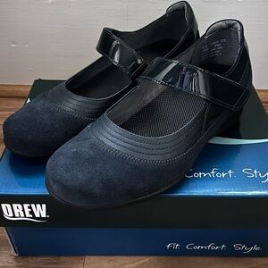 DREW Women's Navy Mary-Jane (7.5 Wide)
